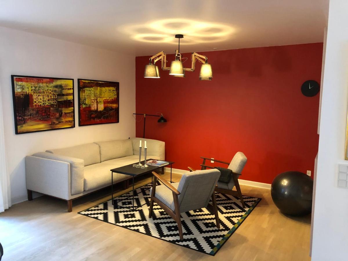 Stemningsfuld Lejlighed - 3 Minutters Gang Fra H.C. Andersens Hus Apartment Odense Exterior foto