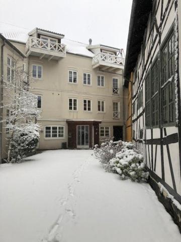 Stemningsfuld Lejlighed - 3 Minutters Gang Fra H.C. Andersens Hus Apartment Odense Exterior foto